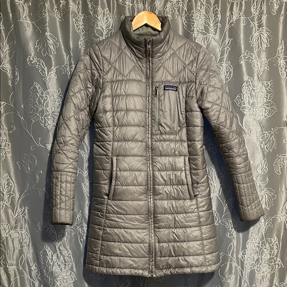 Patagonia Jackets & Blazers - Patagonia Women's Silver Puffer Coat